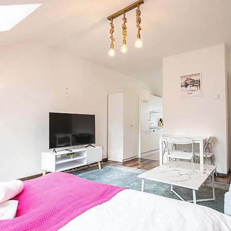 Airy Attic Apt.: Stylish Studio At Penzing Area Wien Exteriör bild