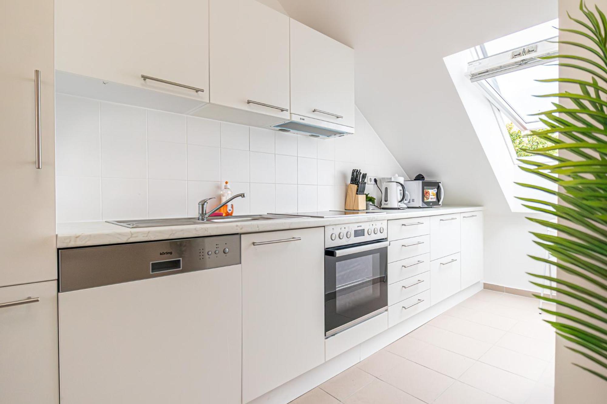 Airy Attic Apt.: Stylish Studio At Penzing Area Wien Exteriör bild